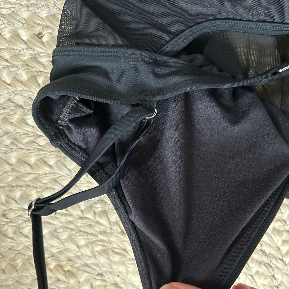 Cupshe Black solid cheeky one piece swim suit bathing adjustable M mesh - Picture 4 of 7